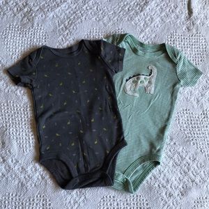 2 pack 6M Carter’s bodysuit w/ green dinosaurs